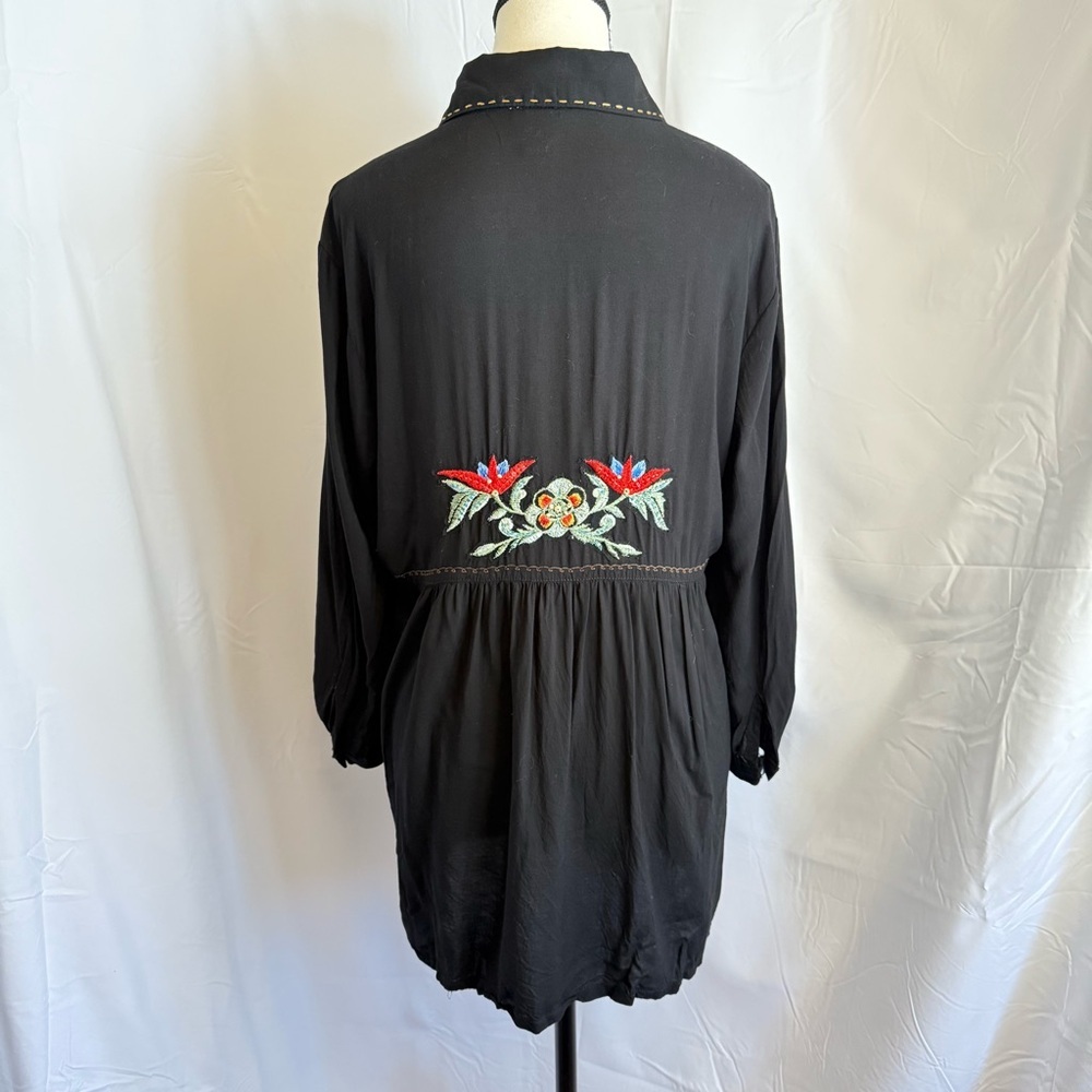 Embroidered Floral Tunic Blouse Black Boho Festival Cottage Buttons Flowy L - Picture 9 of 9